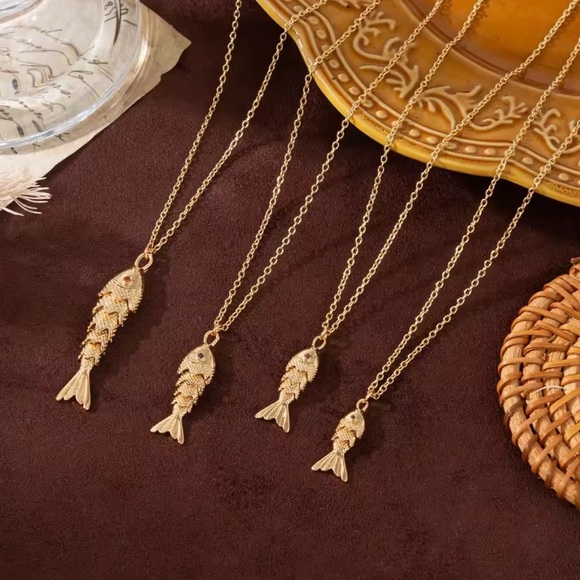 Gold Fish Pendant Necklace - Picture 4 of 10